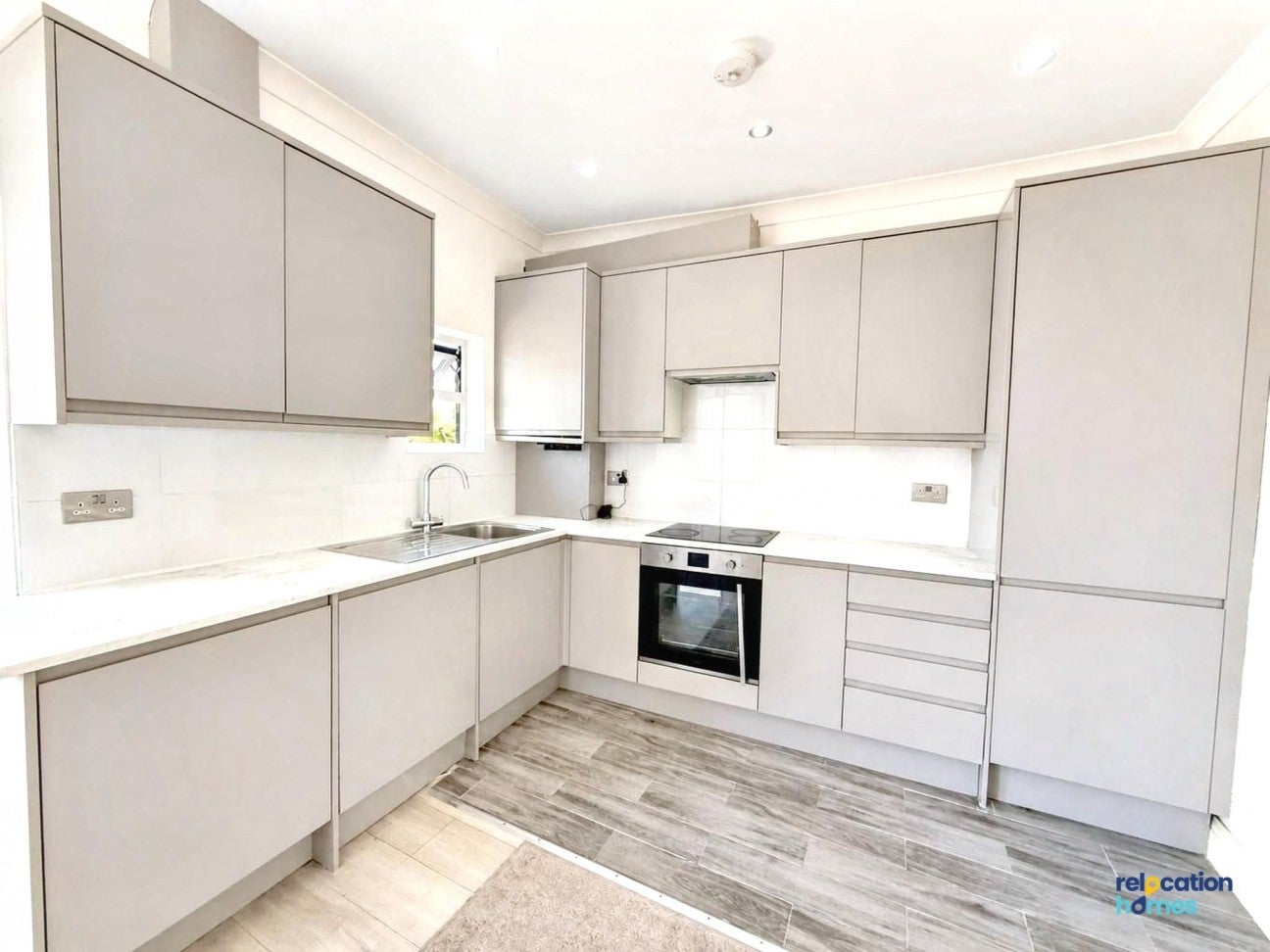 Flat Lordship Lane in Greater London
