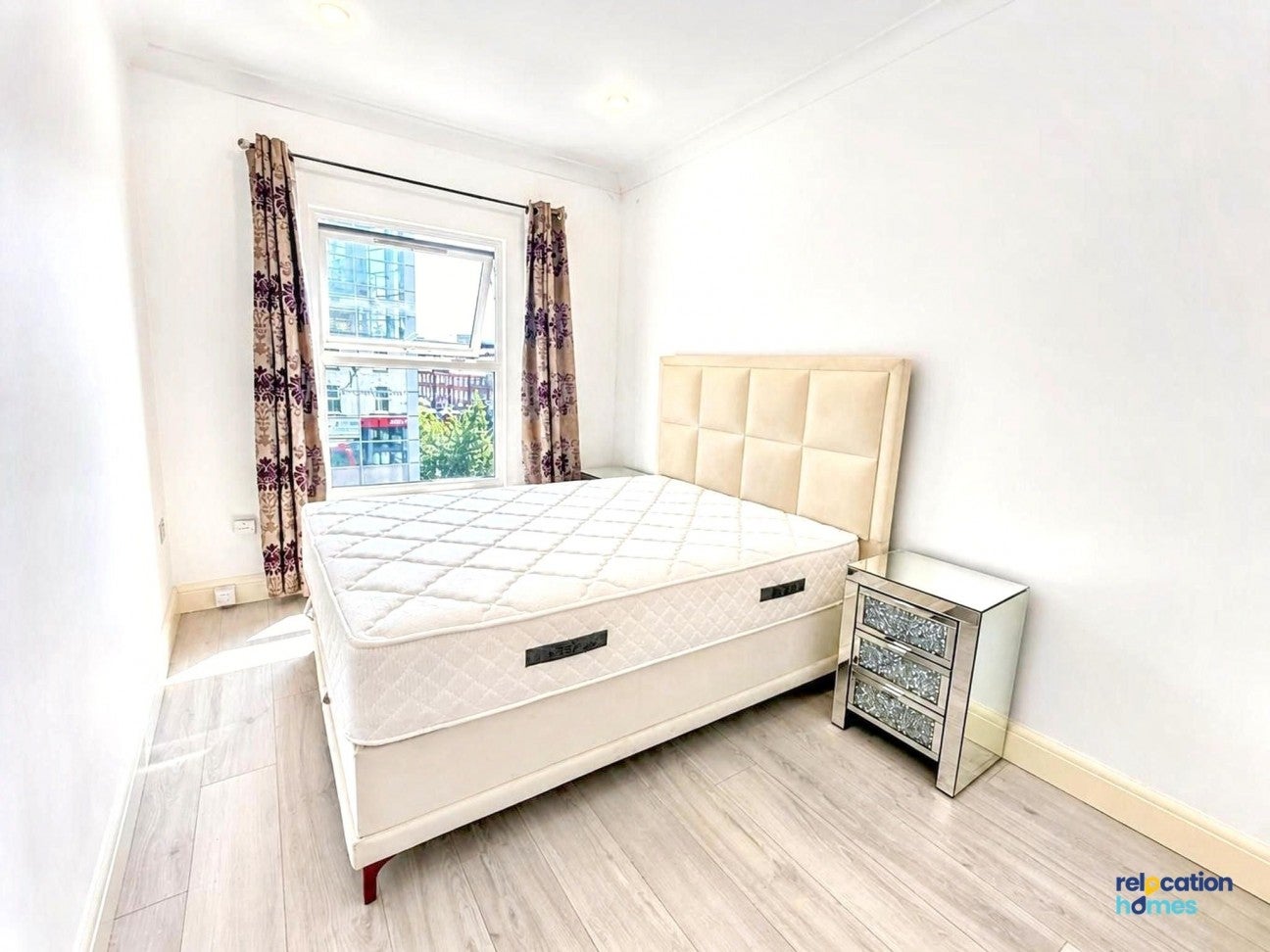 Flat Lordship Lane in Greater London
