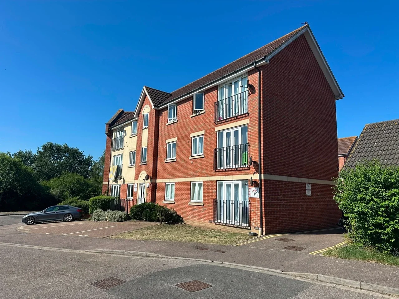 Flat Teasel Crescent in Greater London