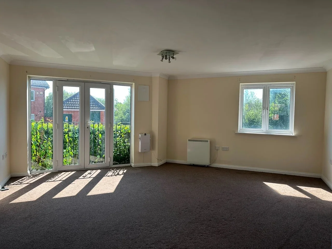 Flat Teasel Crescent in Greater London