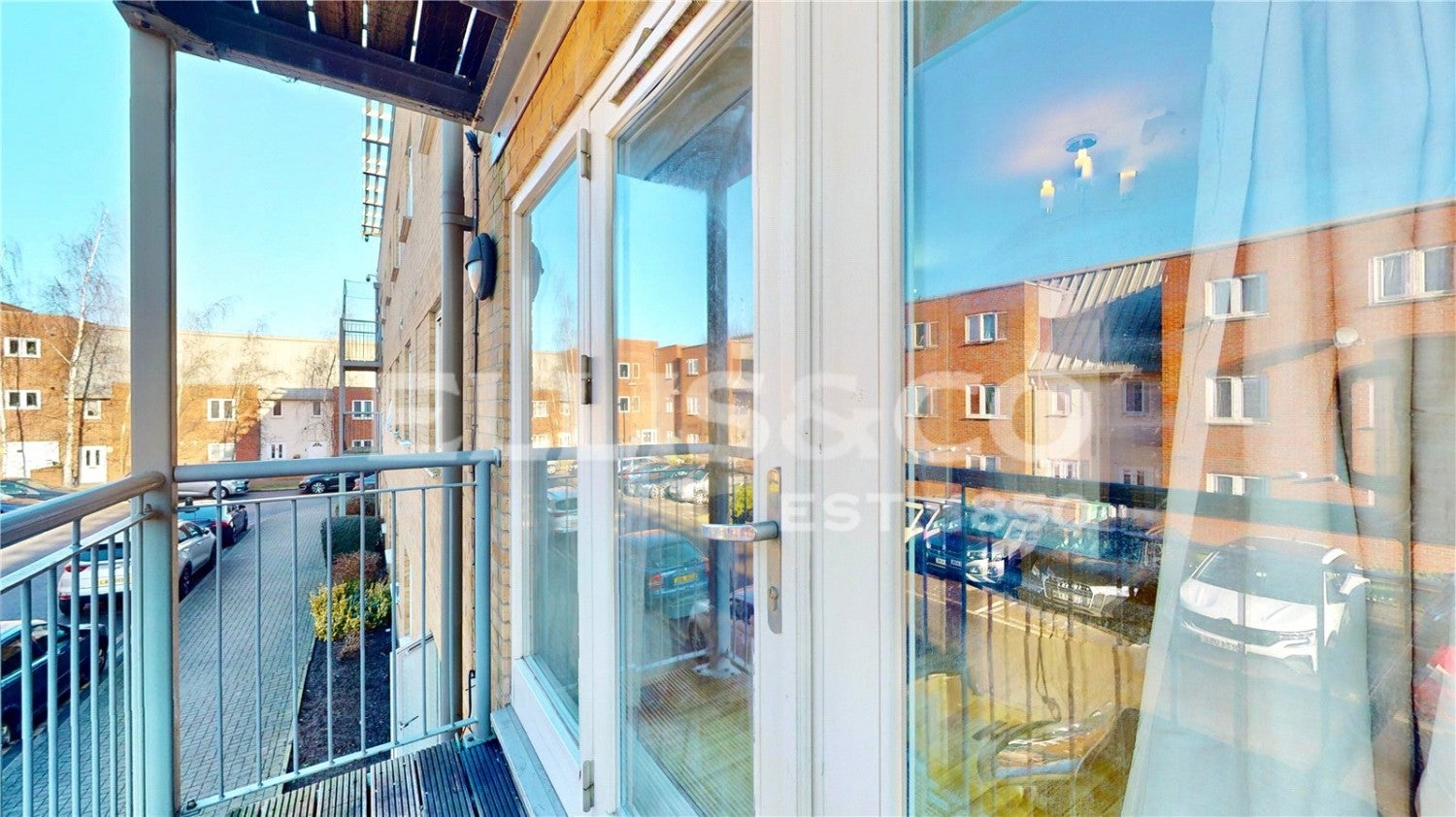 Flat King George Crescent in Greater London