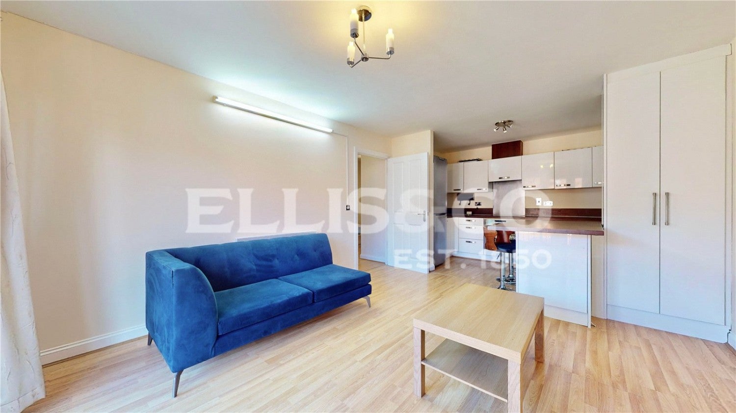 Flat King George Crescent in Greater London
