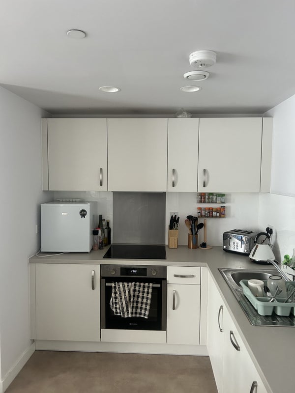 Flat Dearmans Place in Salford