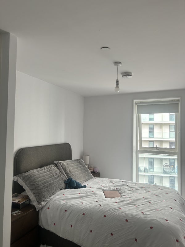 Flat Dearmans Place in Salford