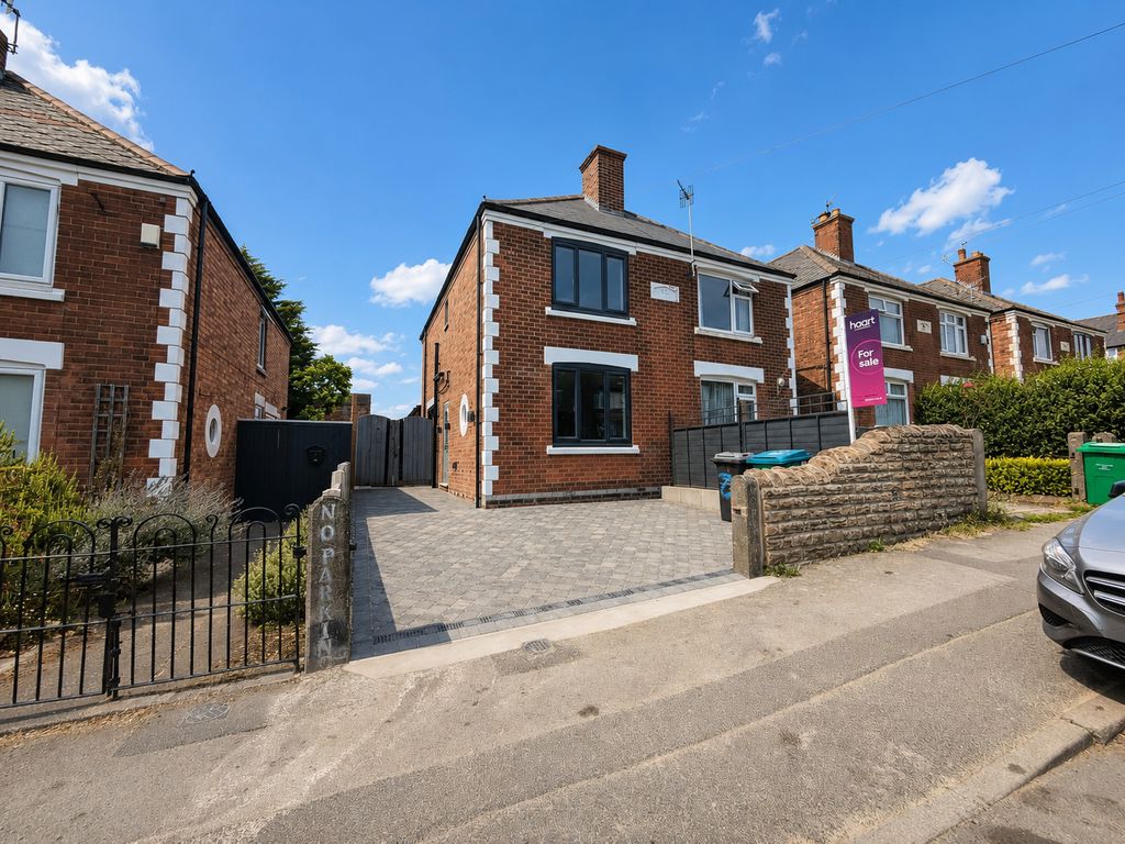House Churchfield Lane in Nottingham