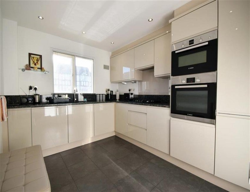 Flat Southview Gardens in Stockport