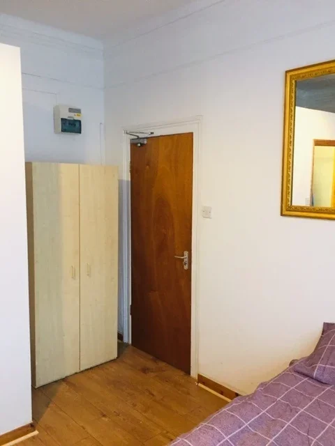 Flat Sutherland Road in Greater London