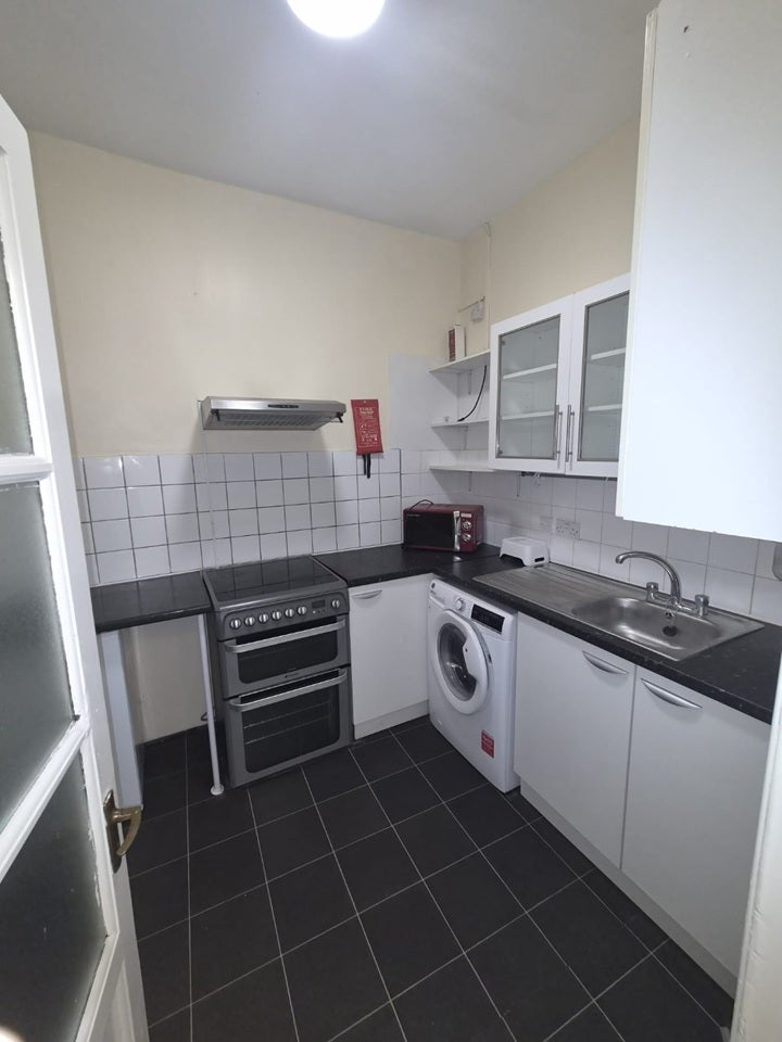 Flat Sutherland Road in Greater London