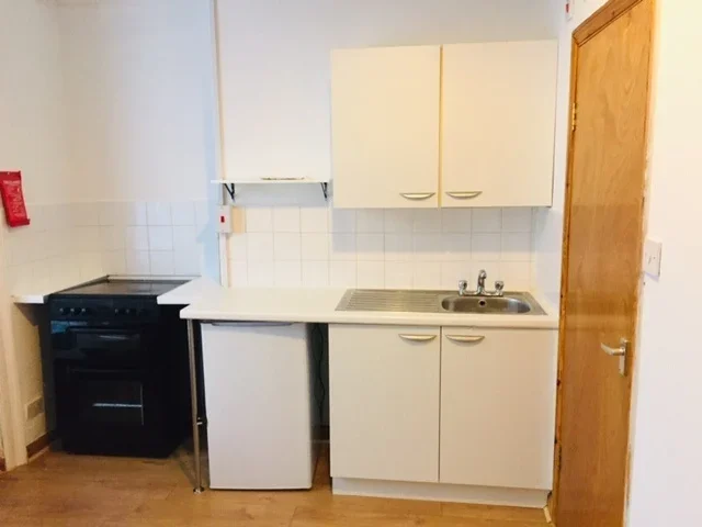 Flat Sutherland Road in Greater London