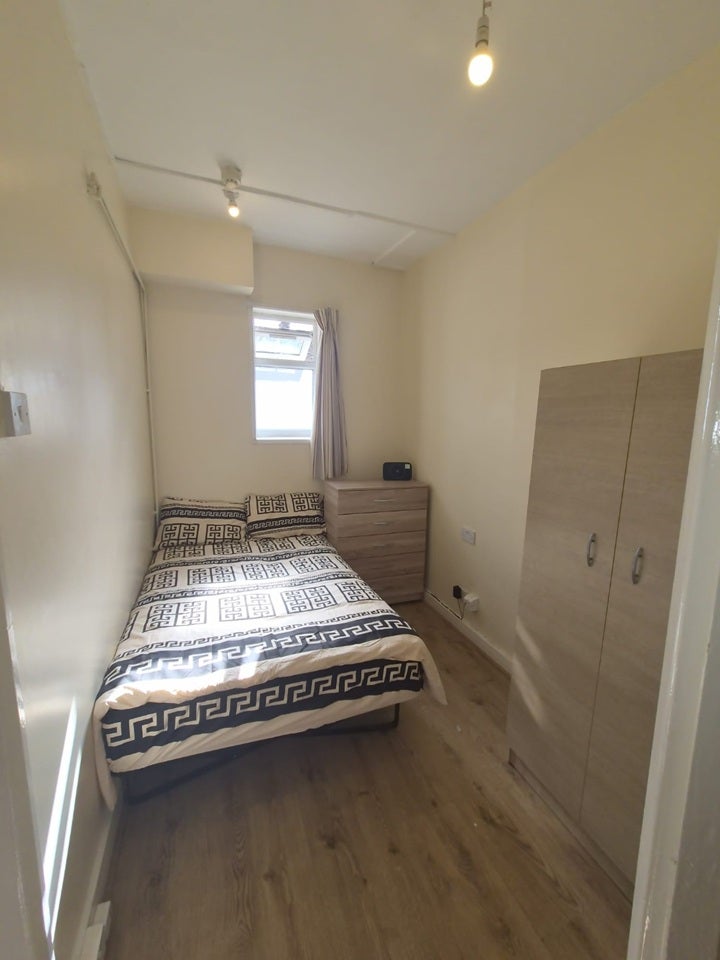 Flat Sutherland Road in Greater London