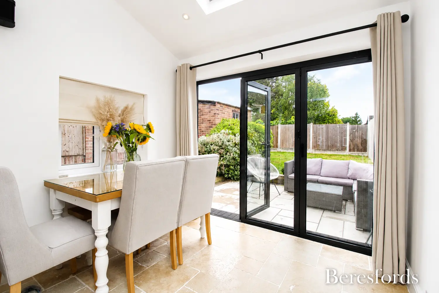 House Lambourne Drive in Brentwood
