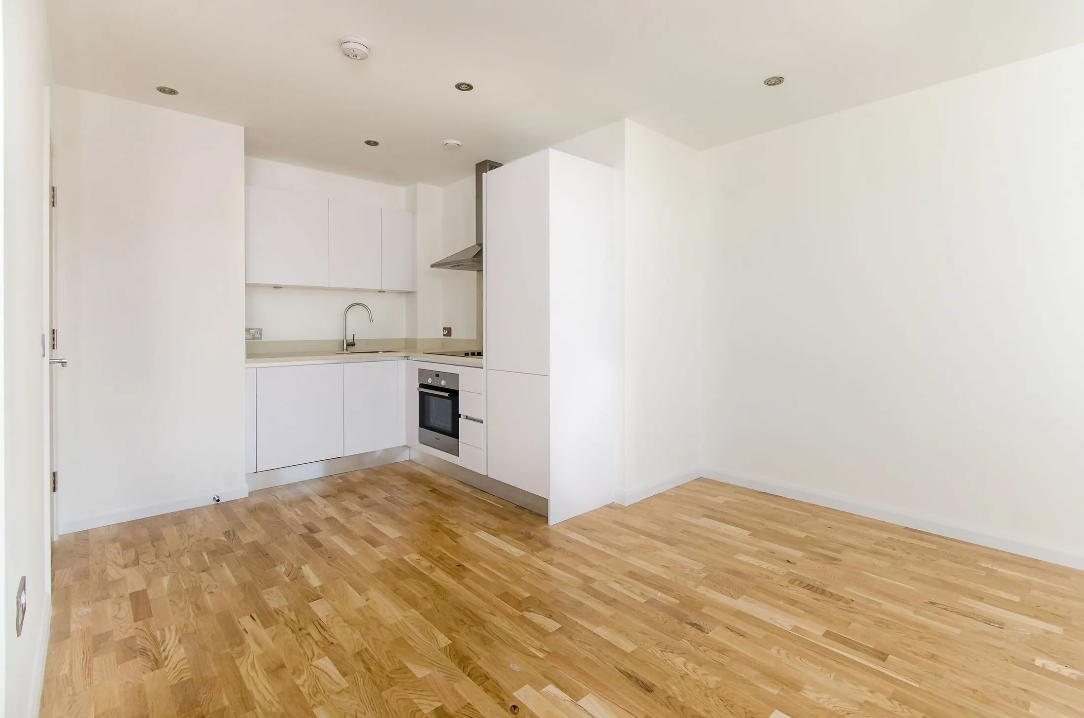 Flat Streatham High Road in Greater London