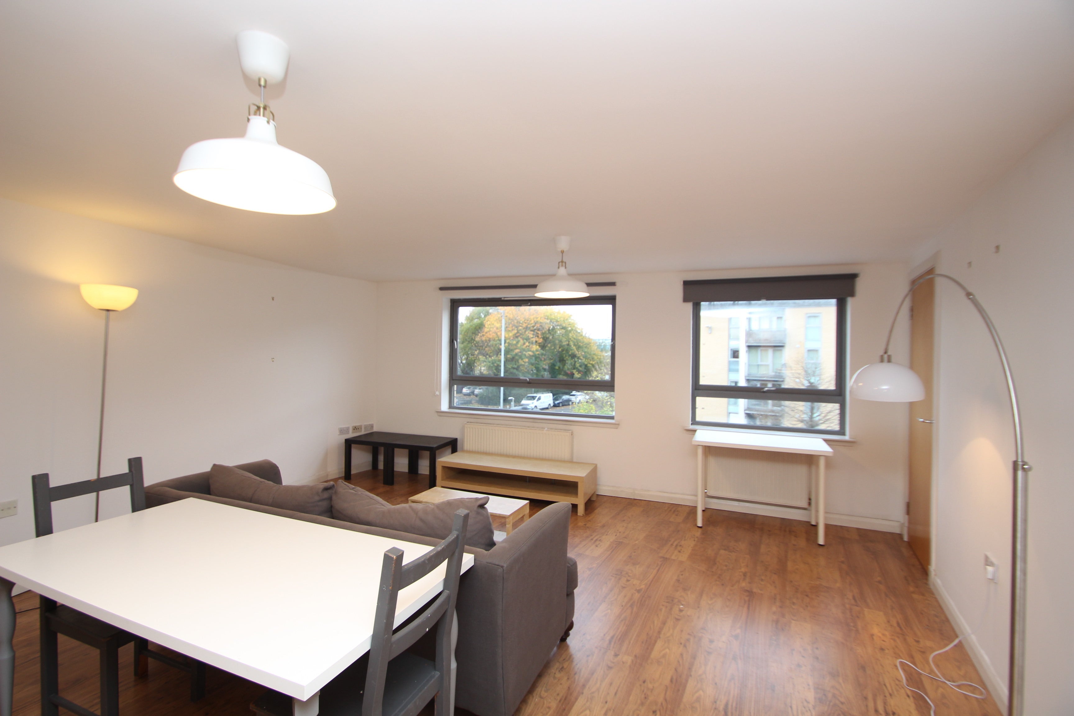 Flat Queen Elizabeth Square in Glasgow