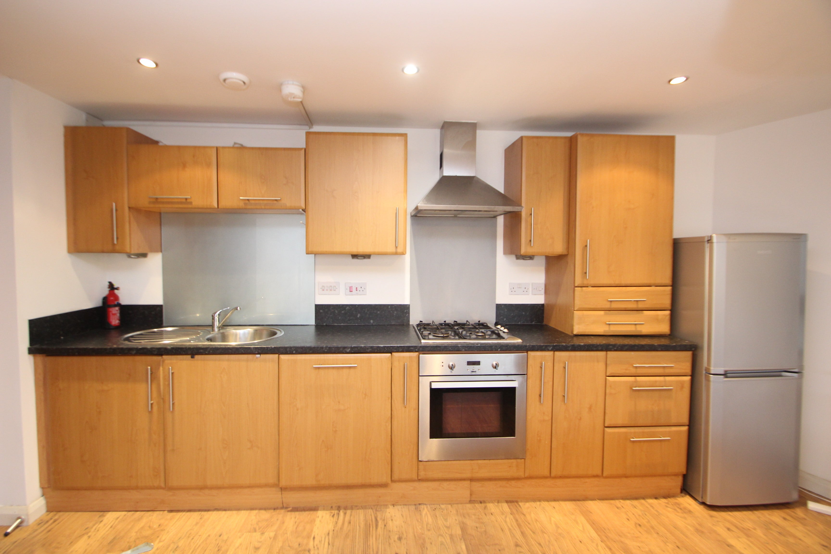 Flat Queen Elizabeth Square in Glasgow