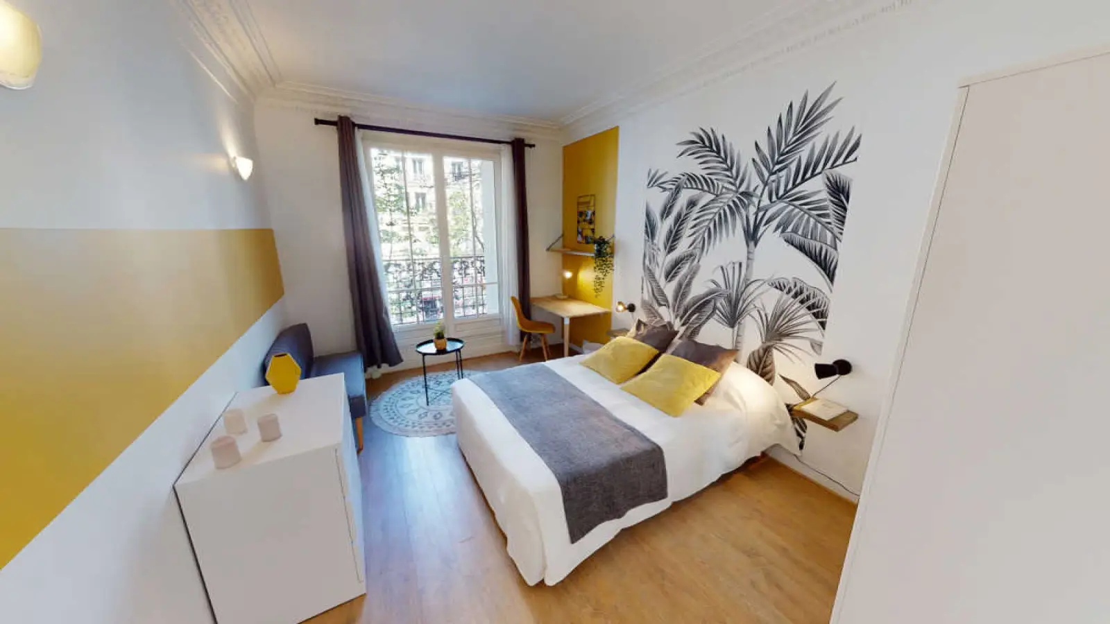 Room Avenue de Versailles in Paris