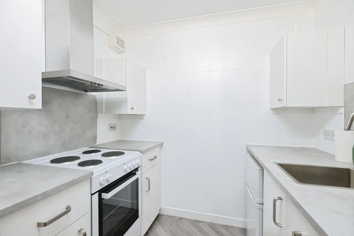 Flat Cassio Road in Watford