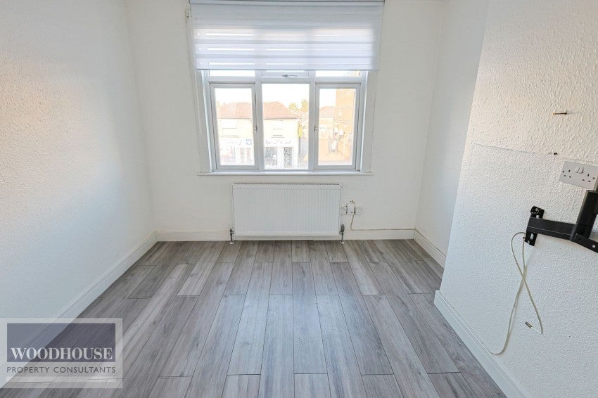 Flat Hedworth Avenue in Waltham Cross