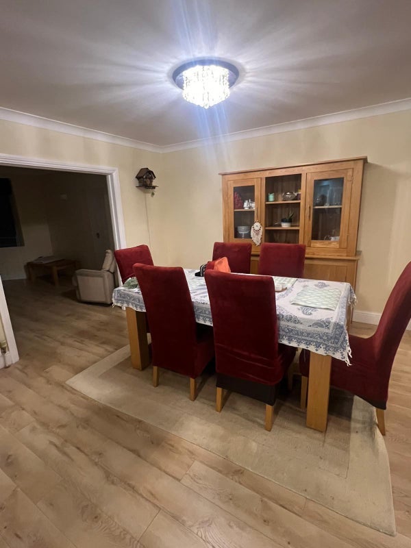 Room Park Lane in Slough