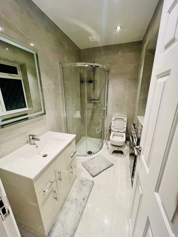 Room Park Lane in Slough