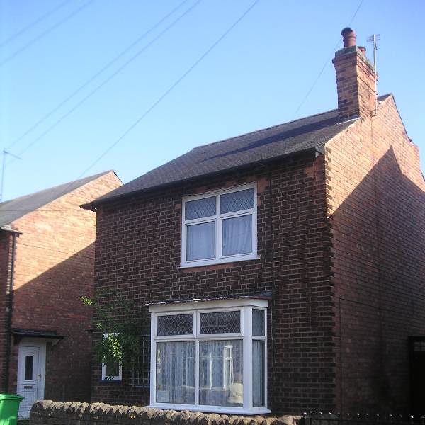 Flat Ednaston Road in Nottingham