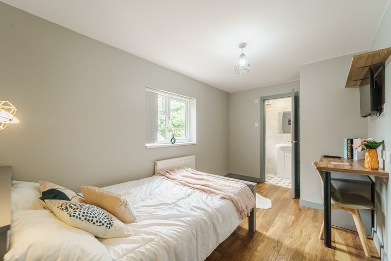 Room Terry Road in Coventry