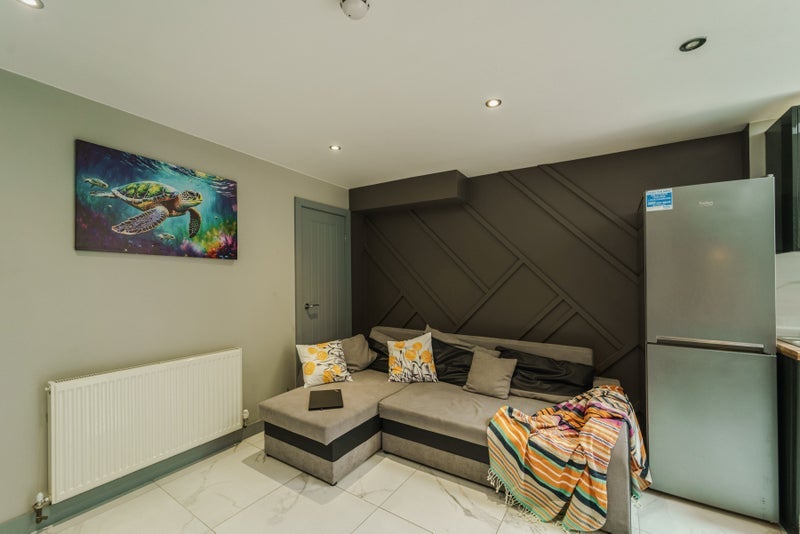 Room Terry Road in Coventry