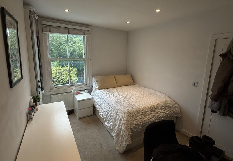Room Parkhurst Road in Greater London
