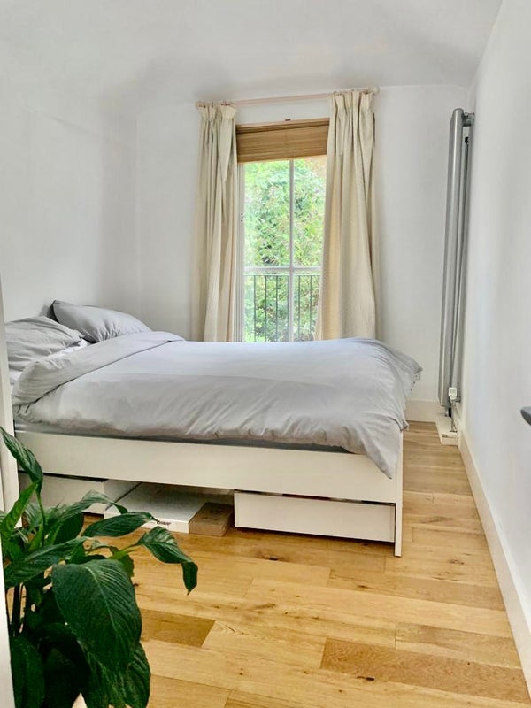 Flat Caledonian Road in Greater London