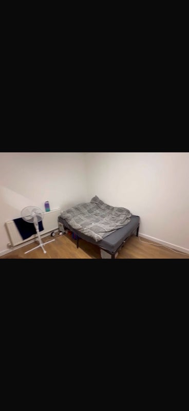 Room Wood Road in Pontypridd