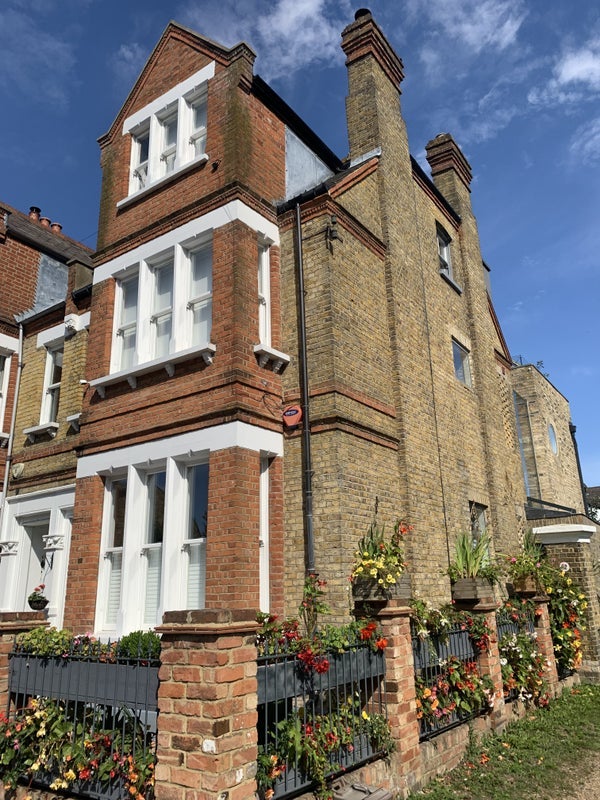 Room Adys Road in Greater London