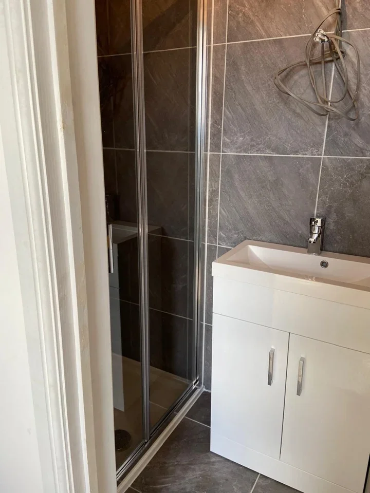 Flat Semilong Road in Northampton