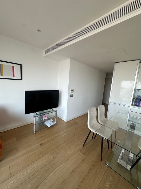 Room Walworth Road in Greater London