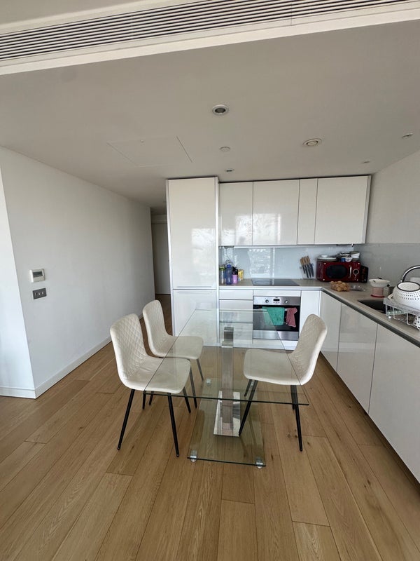 Room Walworth Road in Greater London