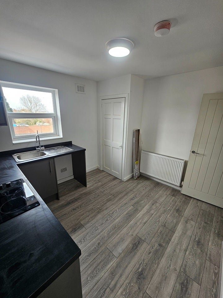 Flat Seafield Road in New Ferry