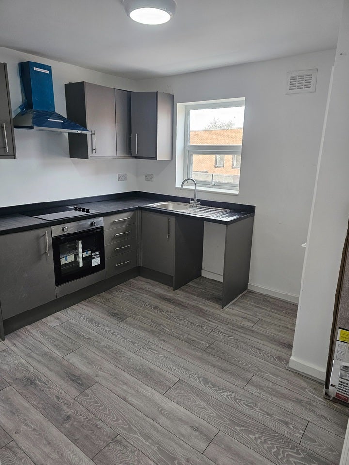 Flat Seafield Road in New Ferry