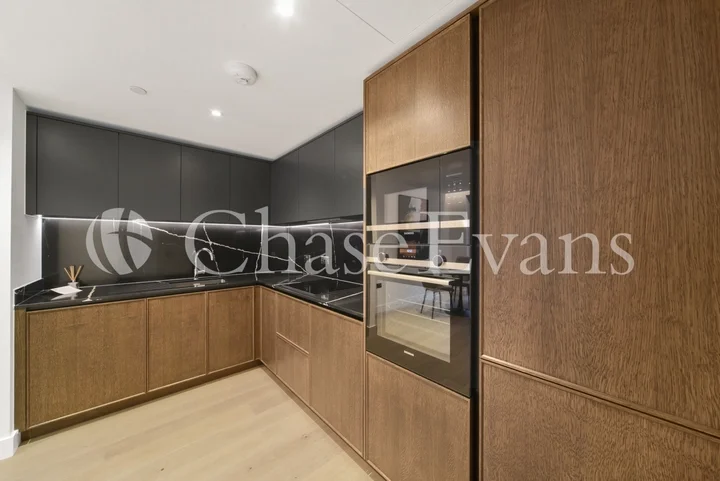 Flat Phoenix Place in Greater London