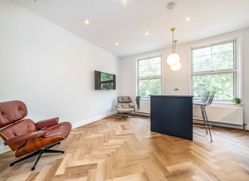 Flat Cadogan Terrace in Greater London