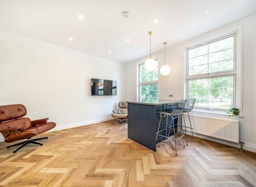 Flat Cadogan Terrace in Greater London