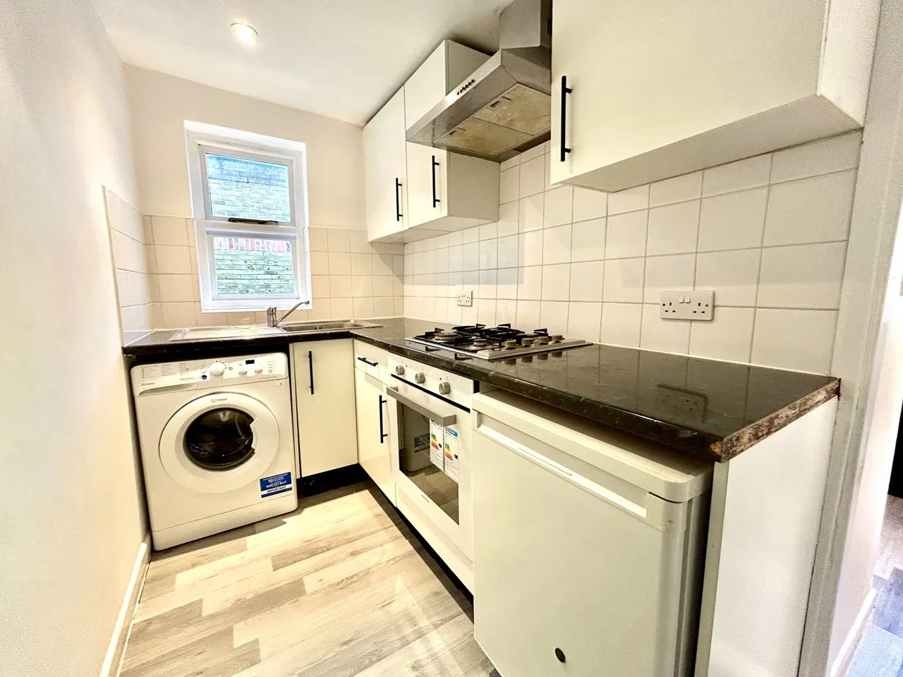 Flat Broughton Road in Greater London