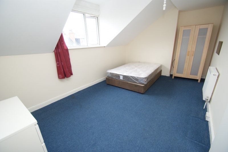 Room Back Brudenell Mount in Leeds