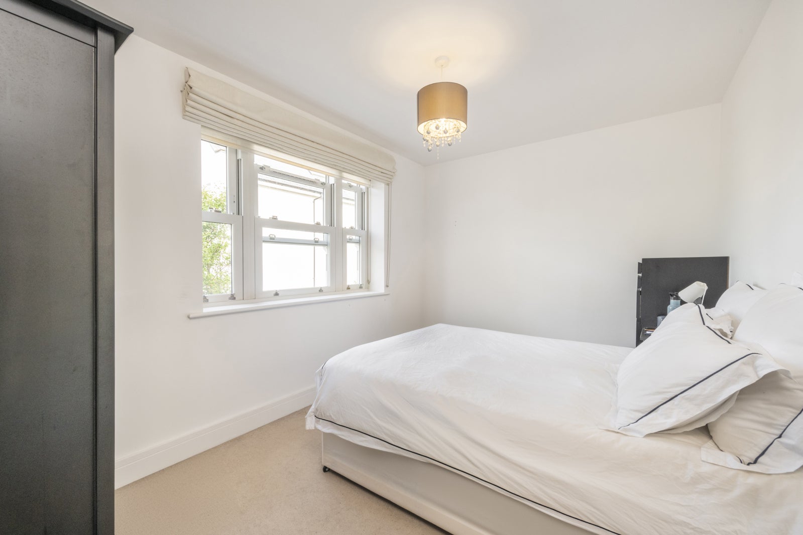 House Emerald Square in Greater London