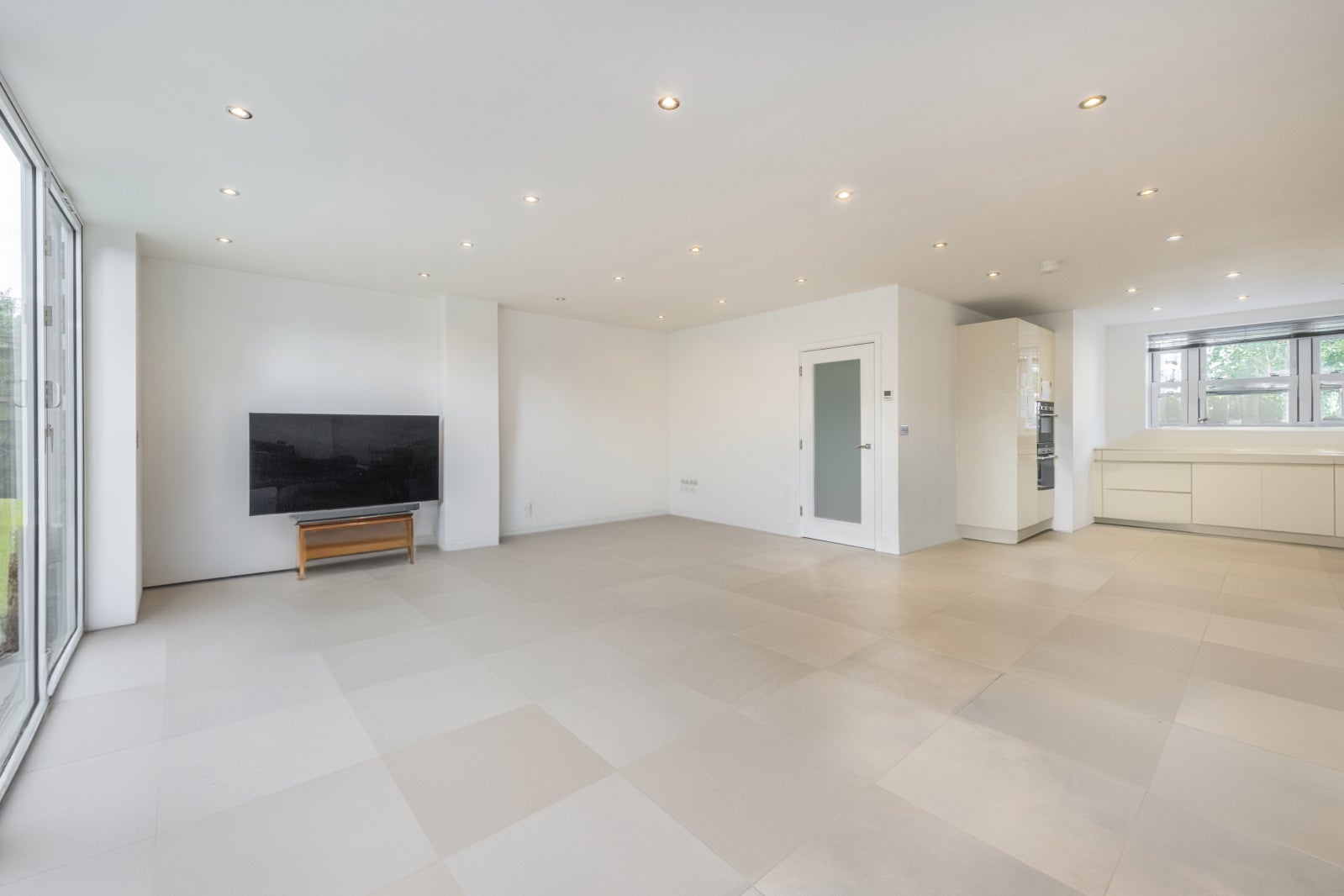 House Emerald Square in Greater London