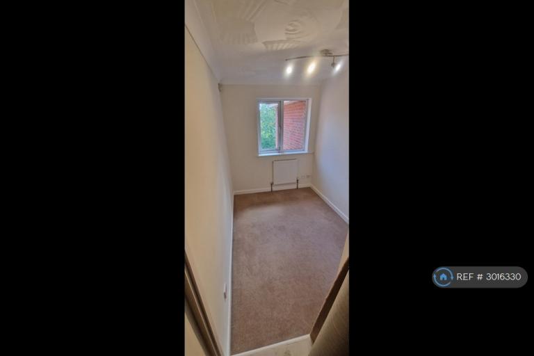 House Eliot Close in Newport Pagnell
