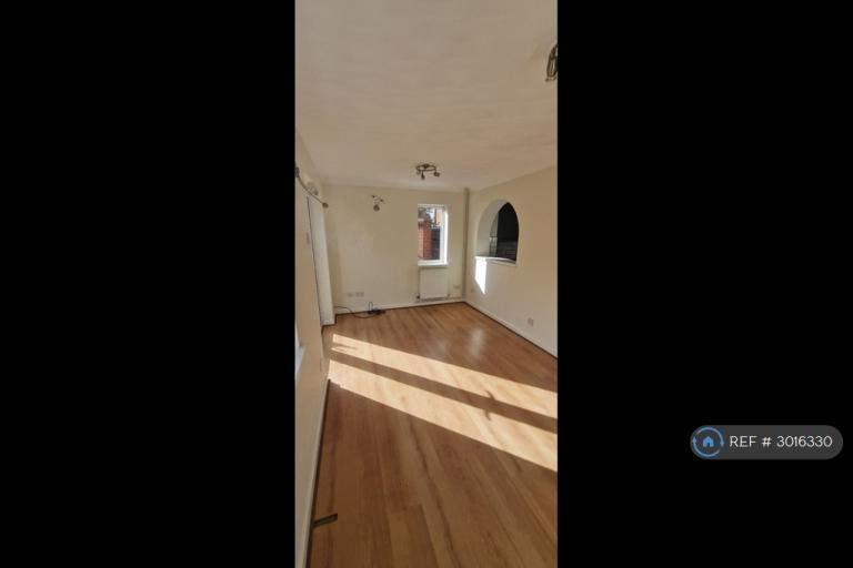 House Eliot Close in Newport Pagnell