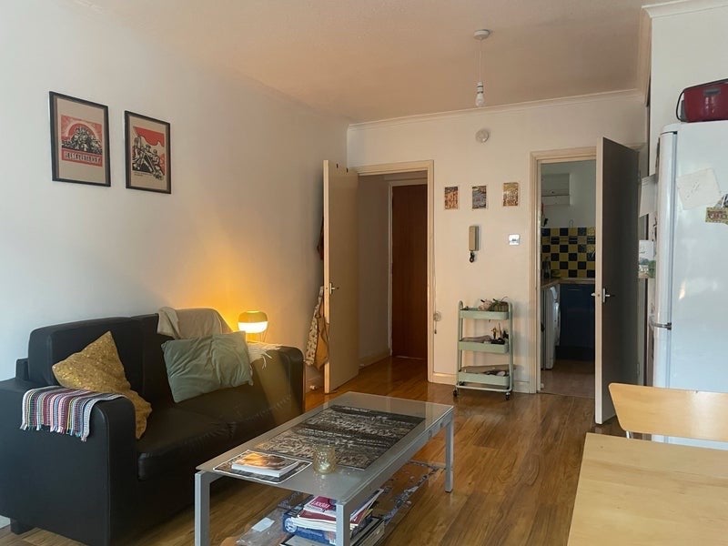 Room Yalding Road in Greater London