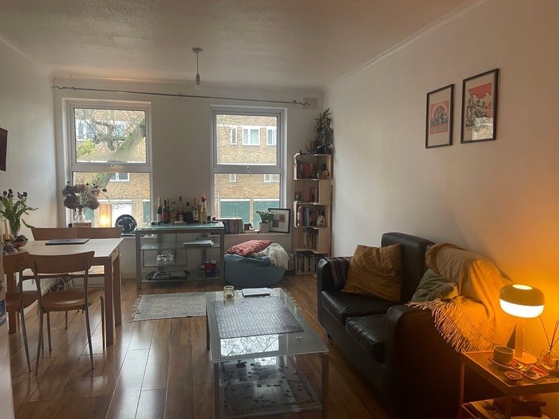 Room Yalding Road in Greater London