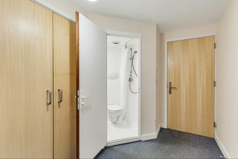 Room Grimwade Street in Ipswich
