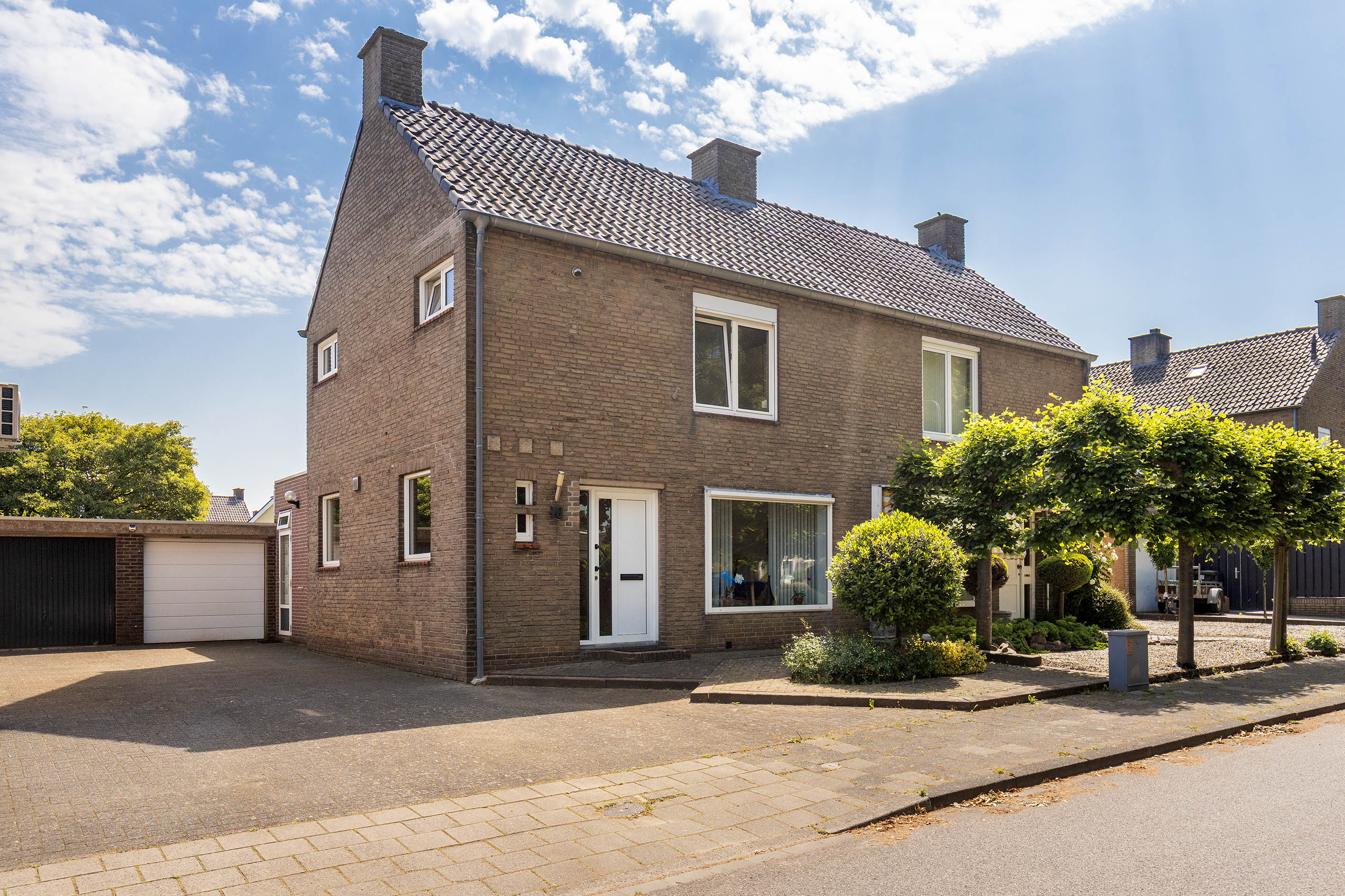 Huis Burg. Gijzelsstraat 6137 PL in Sittard