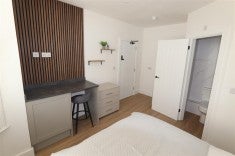 Room Central Avenue in Southend-on-Sea