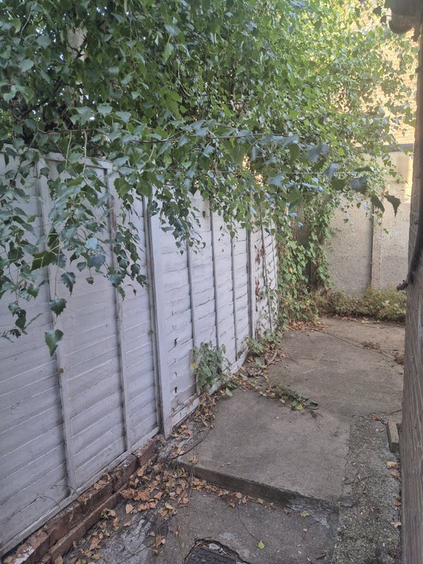 Room Markhouse Avenue in Greater London